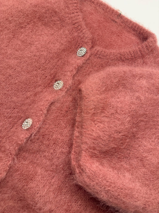 Oud roze trui met zilveren knoopjes