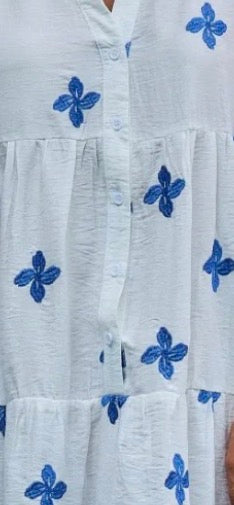 Jurk met blauw motiefje 🩵🤍