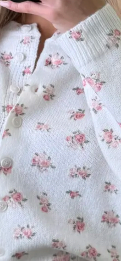 🌸 Romantisch vestje met bloemetjes 🌸 (ook met roze achtergrond verkrijgbaar)