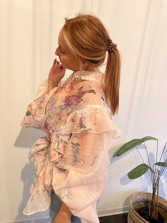 Elegant hemd met sierknoopjes