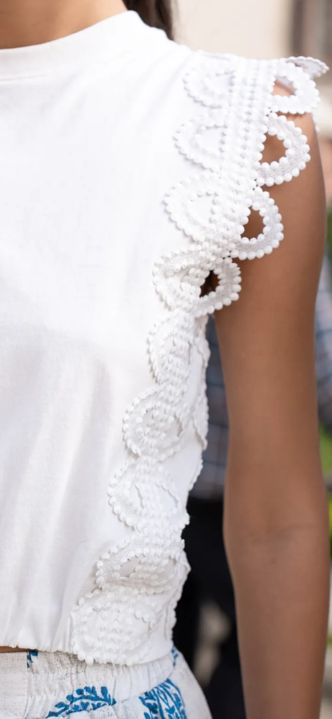 T-shirt met kanten mouwdetail van Choklate Paris