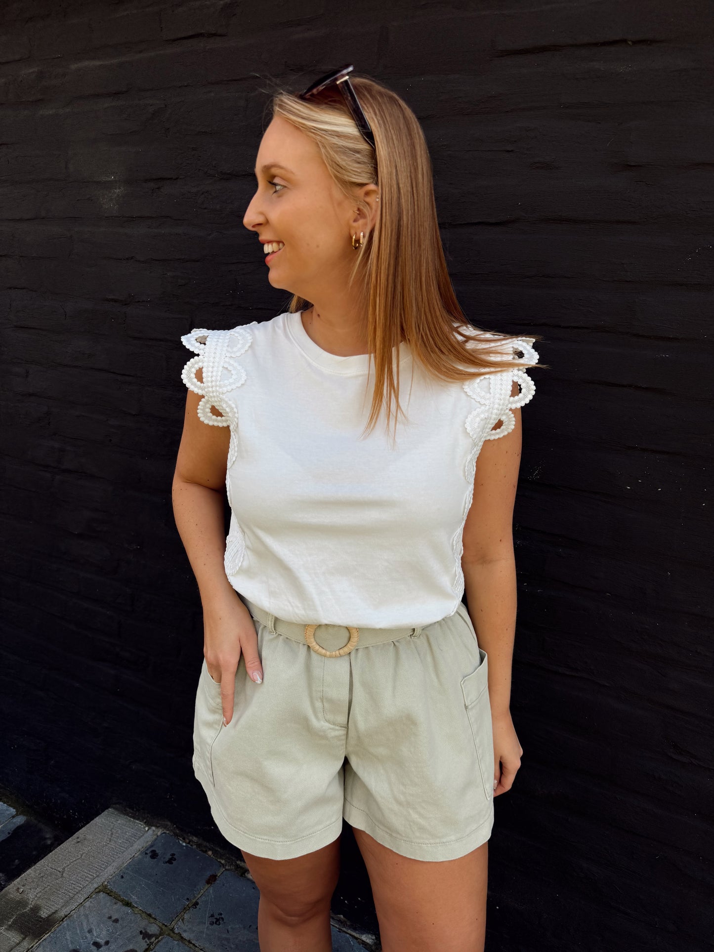 T-shirt met kanten mouwdetail van Choklate Paris