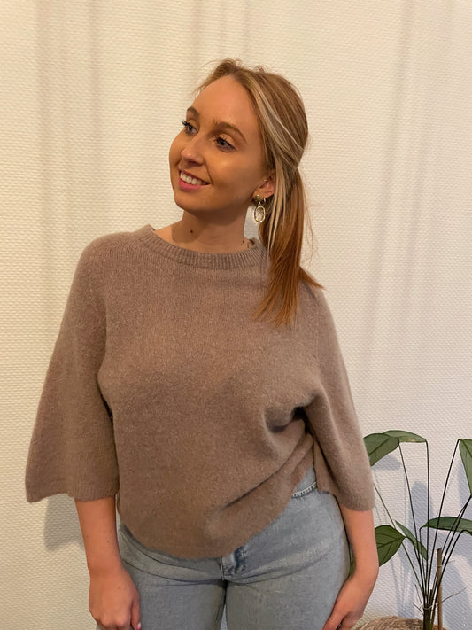 Zachte, baby alpaca, trui met losse mouw, taupe 🤎