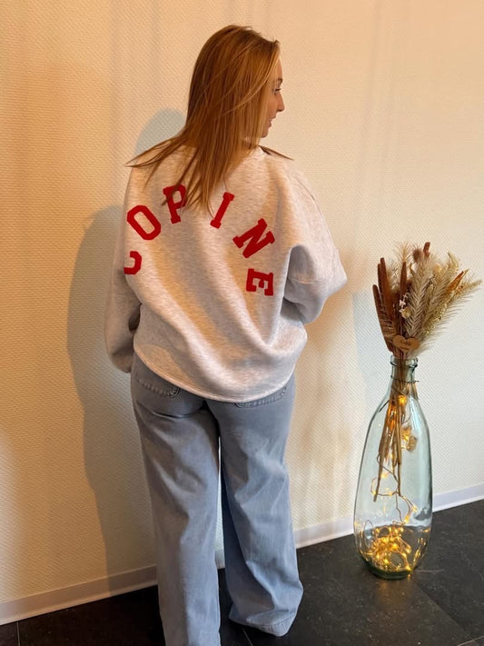Trendy “Copine” Sweater met rode letters ❤️