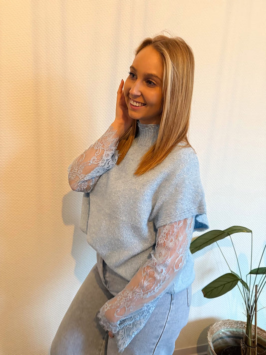 Trui met kanten mouw & kraagje 2/1