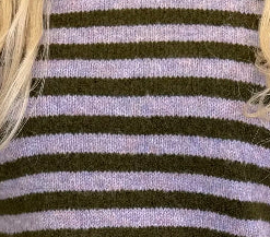 Zachte gestreepte khaki/lila trui 💜