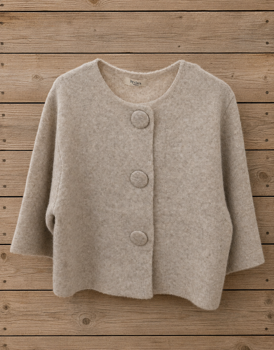 Beige cardigan grote knopen