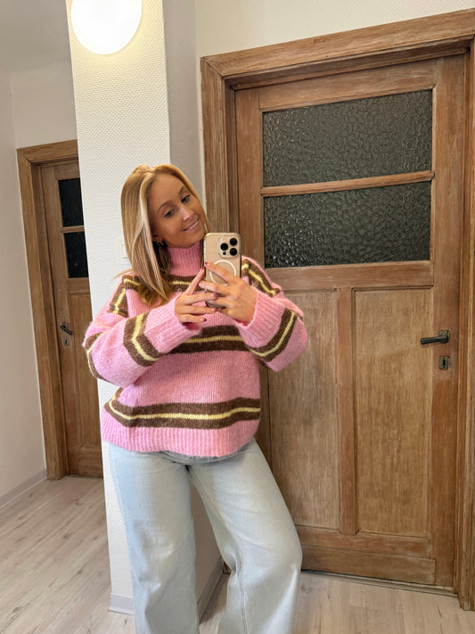 Roze fluffy trui met gele en bruine strepen
